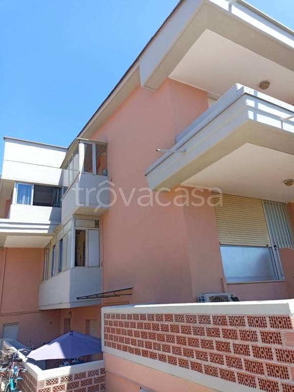 appartamento in vendita a Carrara in zona Marina di Carrara