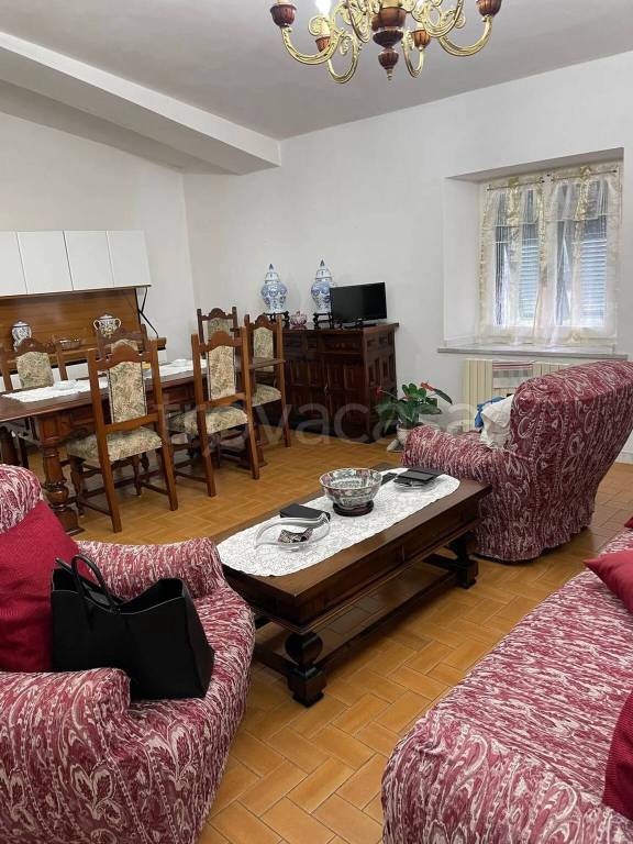 appartamento in vendita a Carrara in zona Torano
