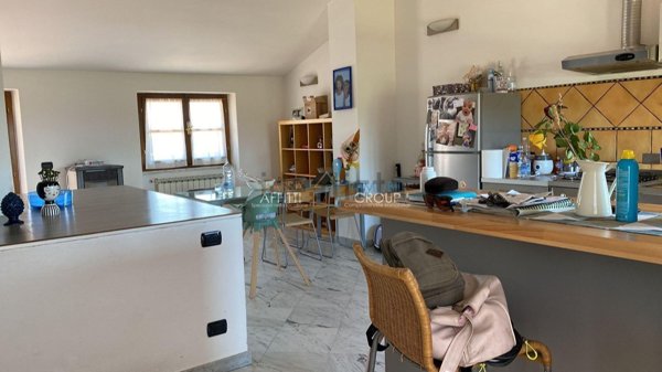 casa indipendente in vendita a Carrara in zona Avenza