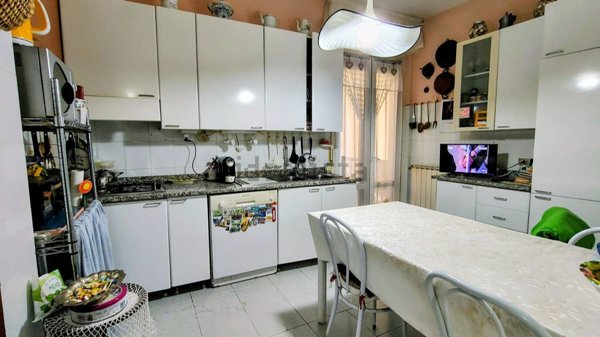 appartamento in vendita a Carrara in zona Marina di Carrara