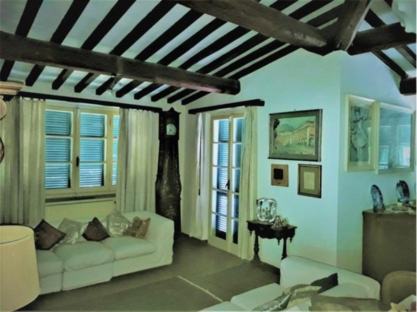 casa indipendente in vendita a Carrara in zona Bonascola