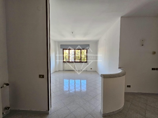 appartamento in vendita a Carrara in zona Avenza