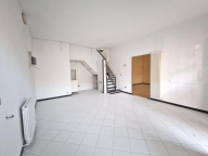 bivano in vendita a Carrara in zona Marina di Carrara