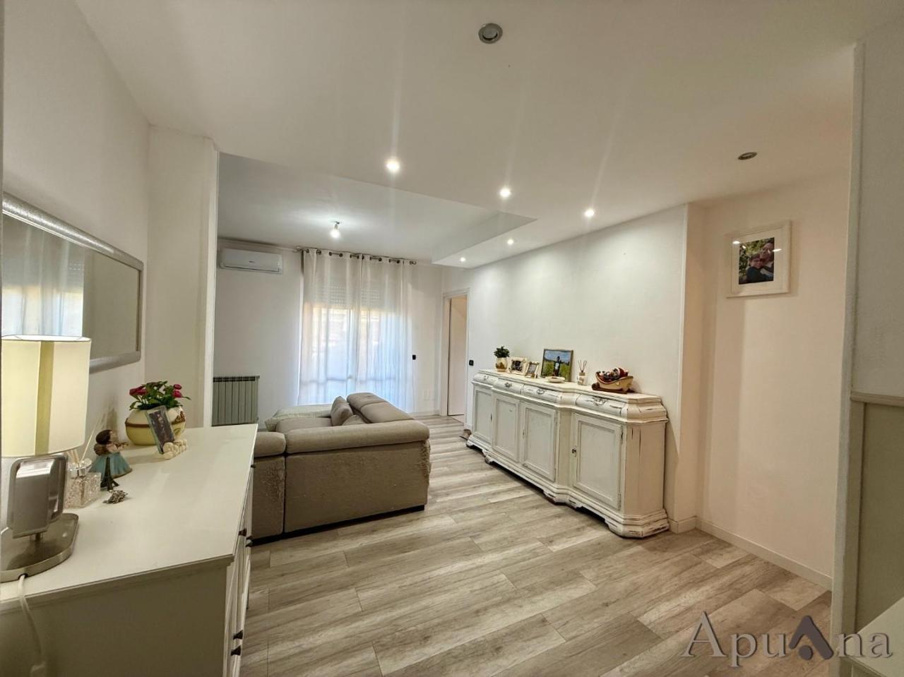 appartamento in vendita a Carrara in zona Avenza