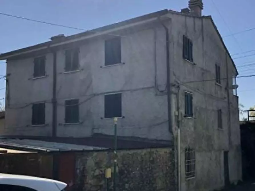 negozio in vendita a Carrara in zona Battilana