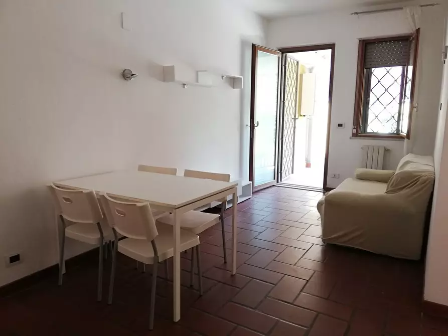 appartamento in vendita a Carrara in zona Avenza