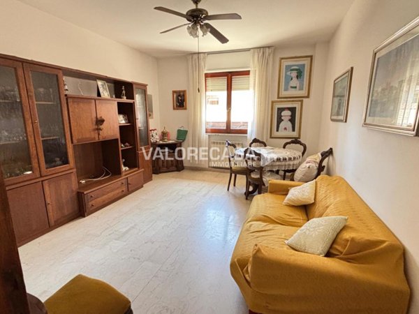 appartamento in vendita a Carrara in zona Avenza