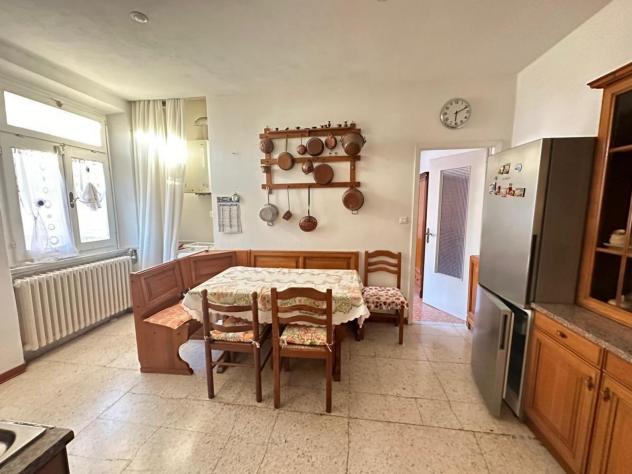 appartamento in vendita a Carrara in zona Centro Città