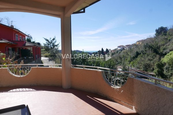 casa indipendente in vendita a Carrara in zona Fossola