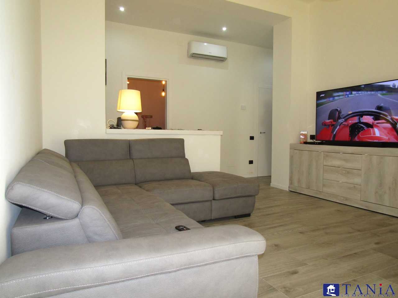 appartamento in vendita a Carrara in zona Marina di Carrara