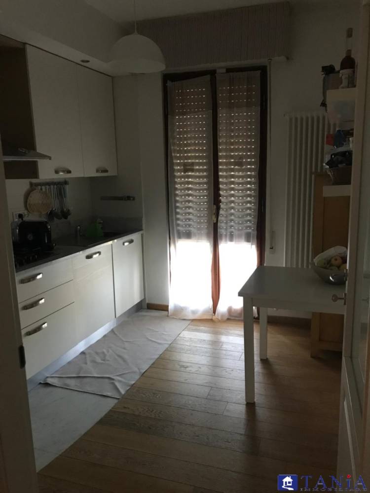 appartamento in vendita a Carrara in zona Centro Città