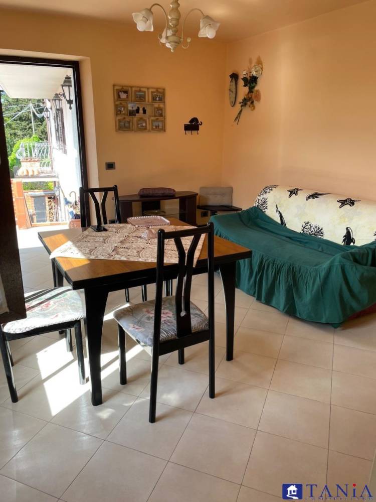 casa indipendente in vendita a Carrara