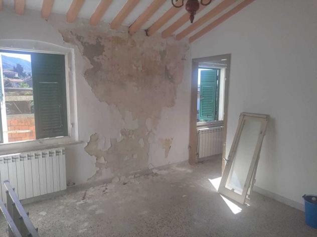 casa indipendente in vendita a Carrara in zona Fossola