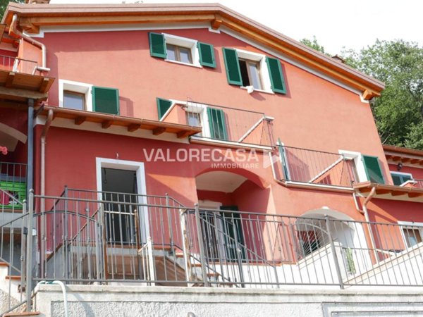 casa indipendente in vendita a Carrara