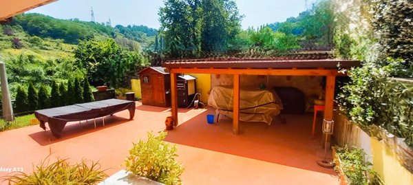 casa indipendente in vendita a Carrara in zona Bonascola