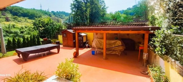 casa indipendente in vendita a Carrara in zona Bonascola