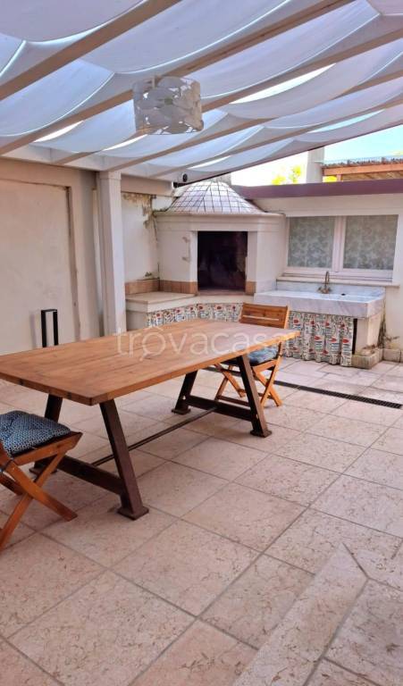 casa indipendente in vendita a Carrara in zona Marina di Carrara