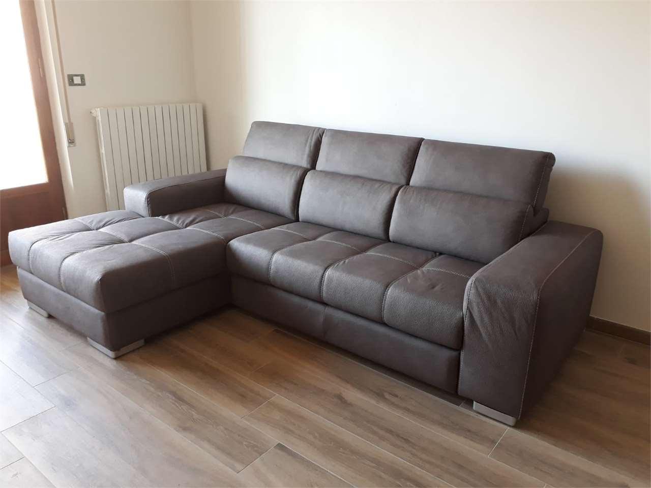 appartamento in vendita a Carrara in zona Marasio