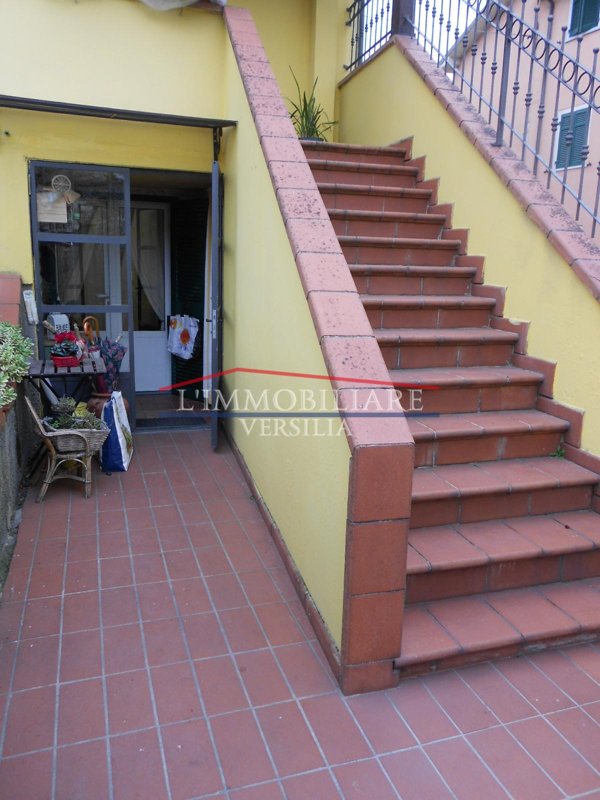 casa indipendente in vendita a Carrara