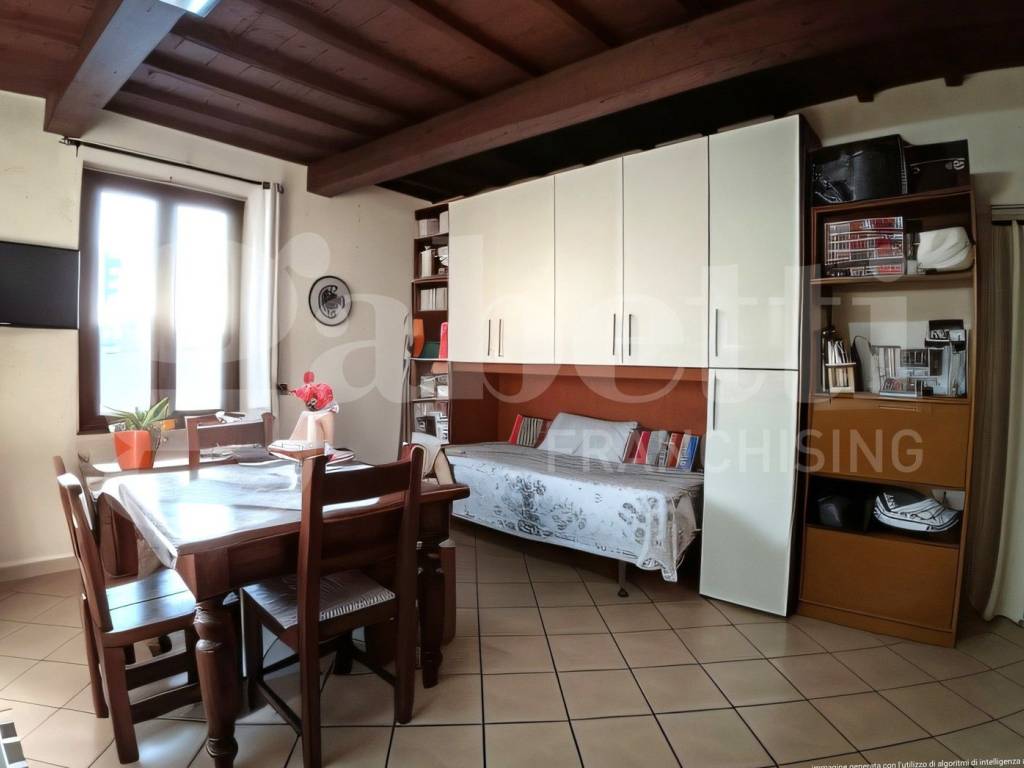 appartamento in vendita a Carrara in zona Nazzano