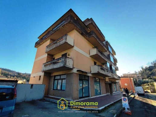 appartamento in vendita a Carrara in zona Stadio