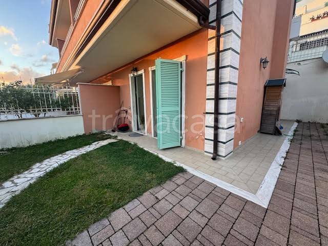 casa indipendente in vendita a Carrara in zona Bonascola