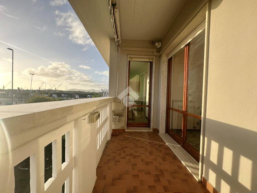 appartamento in vendita a Carrara in zona Marina di Carrara