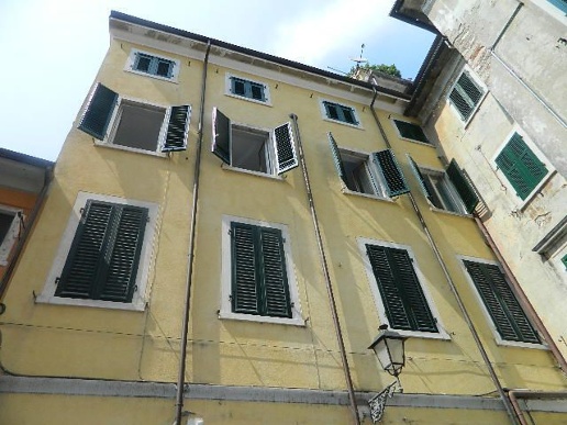 appartamento in vendita a Carrara in zona Centro Città