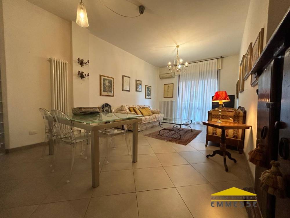 appartamento in vendita a Carrara in zona Avenza