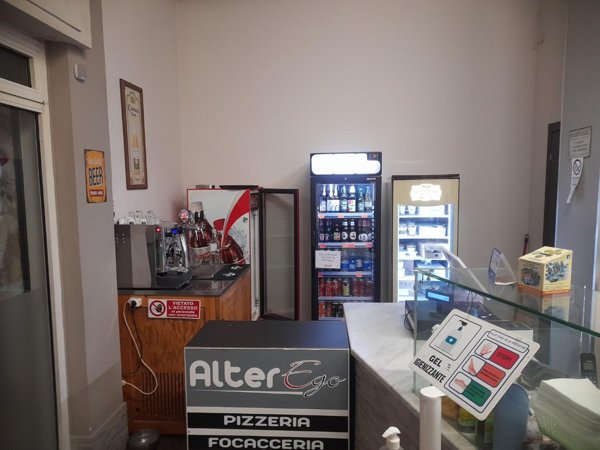 negozio in vendita a Carrara