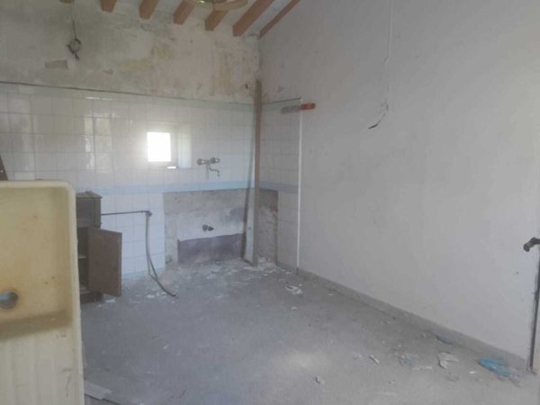 casa semindipendente in vendita a Carrara in zona Fossola