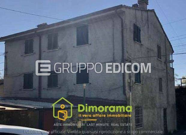 appartamento in vendita a Carrara in zona Battilana