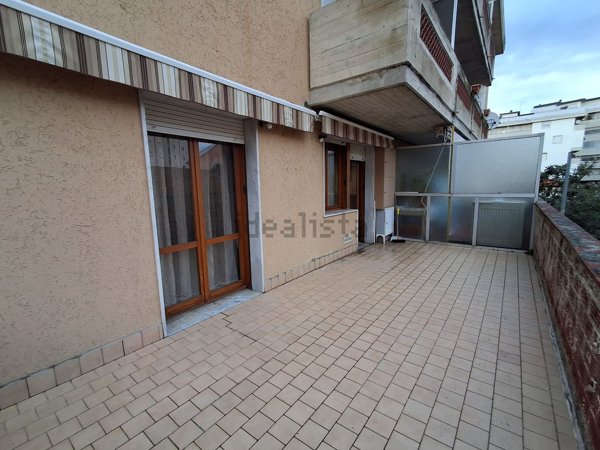 appartamento in vendita a Carrara in zona Marina di Carrara