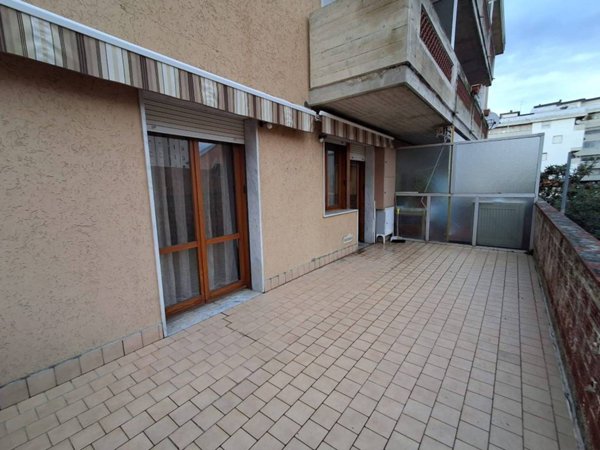 appartamento in vendita a Carrara in zona Centro Città