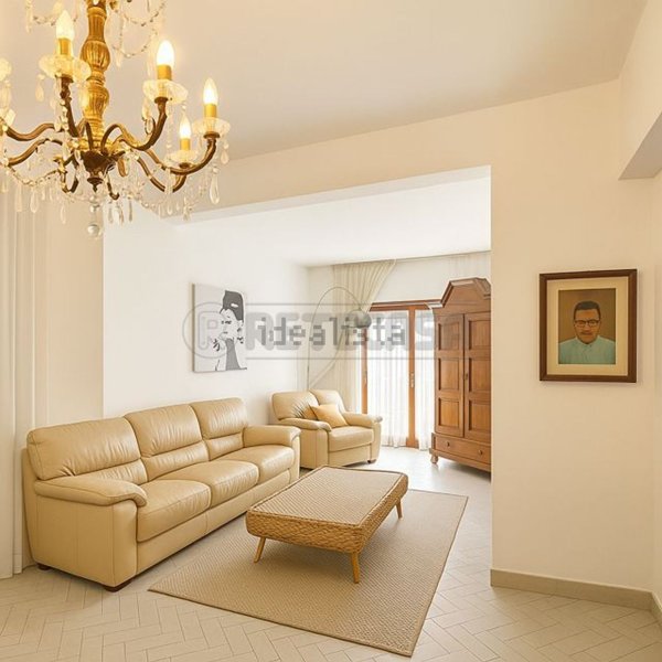 appartamento in vendita a Carrara in zona Marina di Carrara