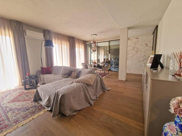 appartamento in vendita a Carrara in zona Marina di Carrara