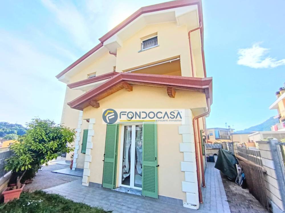 appartamento in vendita a Carrara