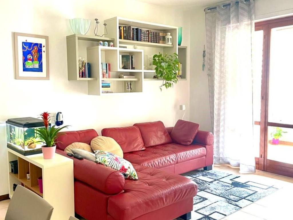 appartamento in vendita a Carrara in zona Avenza