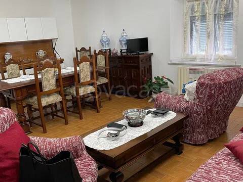appartamento in vendita a Carrara in zona Torano