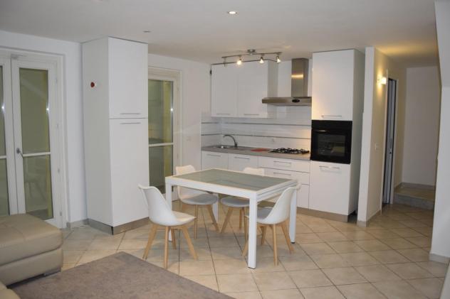 casa indipendente in vendita a Carrara in zona Marina di Carrara