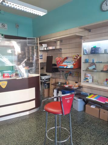 negozio in vendita a Carrara