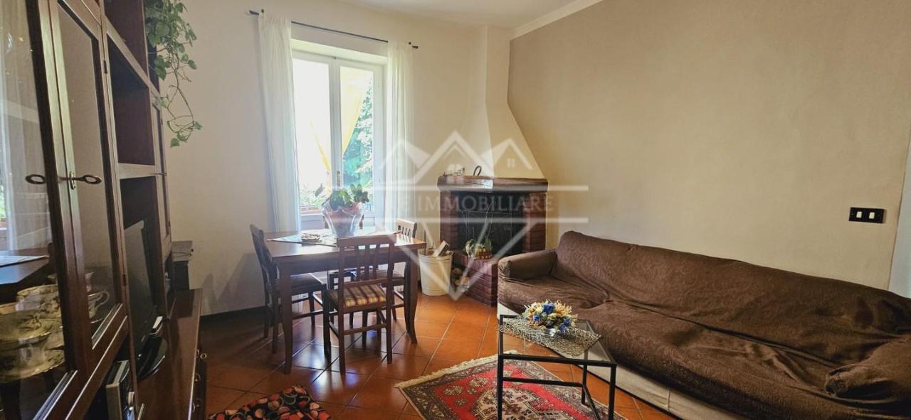 appartamento in vendita a Carrara in zona Avenza