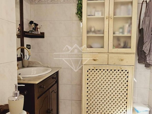 appartamento in vendita a Carrara in zona Avenza