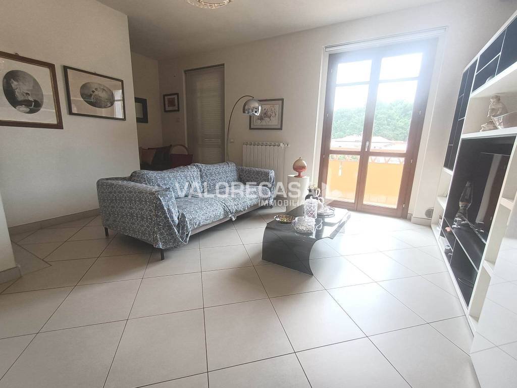 appartamento in vendita a Carrara in zona Fossola