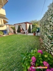 casa semindipendente in vendita a Carrara in zona Nazzano