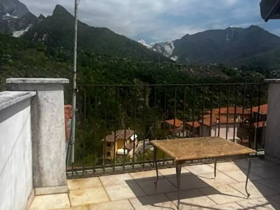 casa indipendente in vendita a Carrara in zona Sorgnano