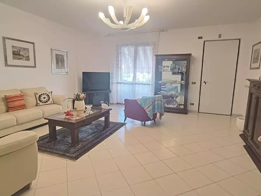 casa indipendente in vendita a Carrara in zona Centro Città