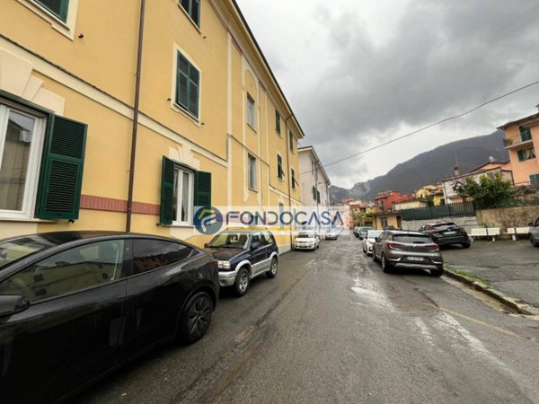 appartamento in vendita a Carrara in zona Miseglia