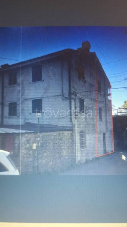 appartamento in vendita a Carrara in zona Avenza