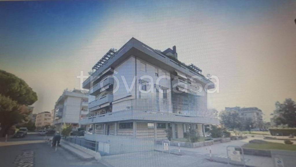 appartamento in vendita a Carrara in zona Avenza